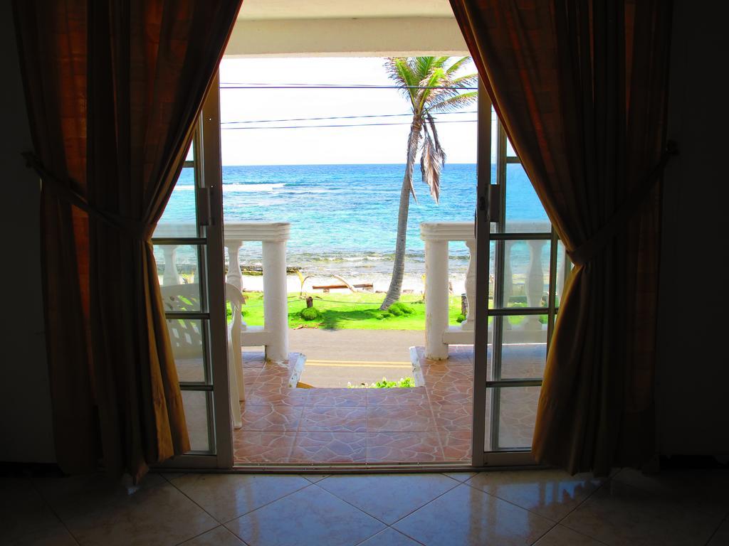Sandy's Place * San Andres (San Andres and Providencia Islands)