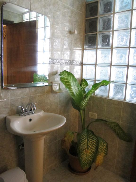 Sandy's Place * San Andres (San Andres and Providencia Islands)