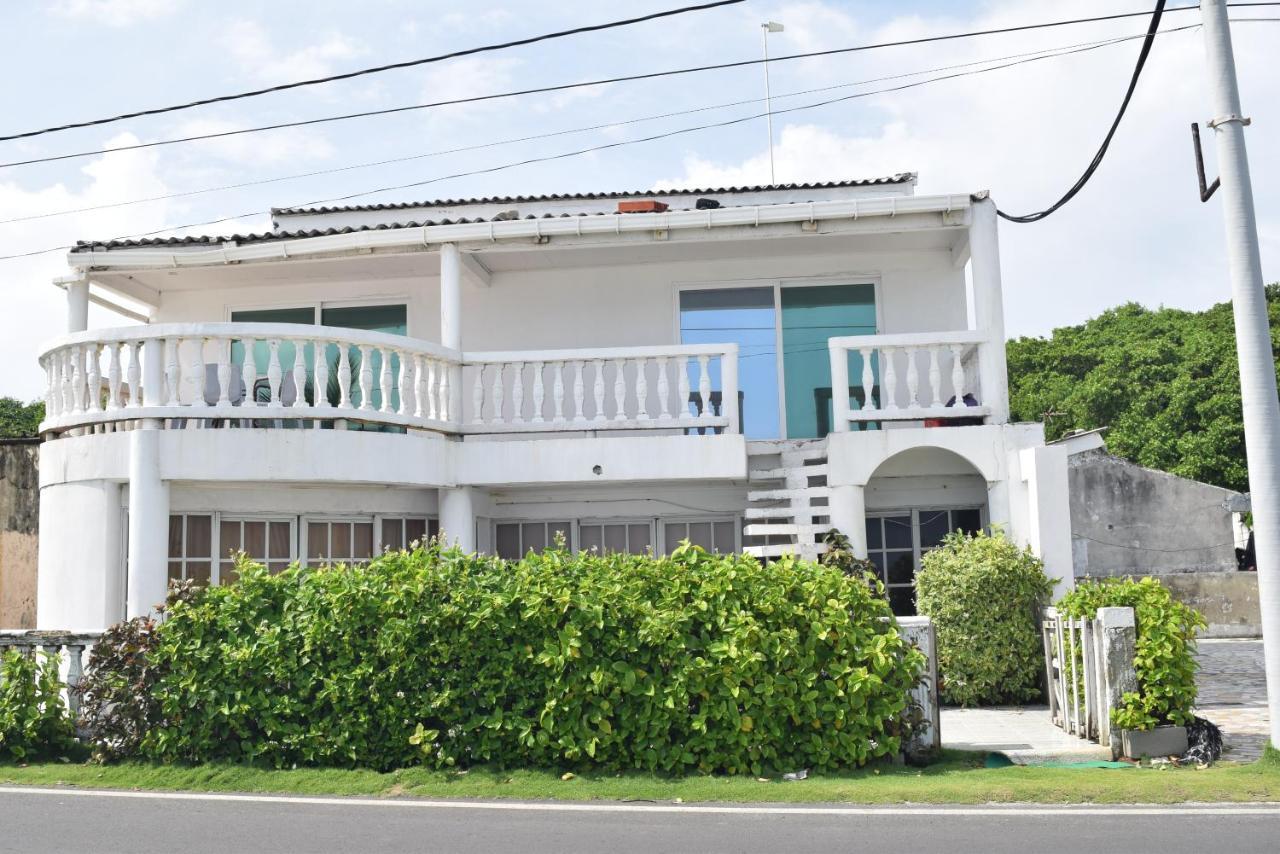Sandy's Place Apartment